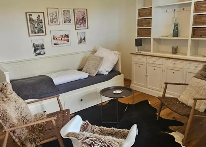 Charmantes Eifel An Der Schavener Heide *